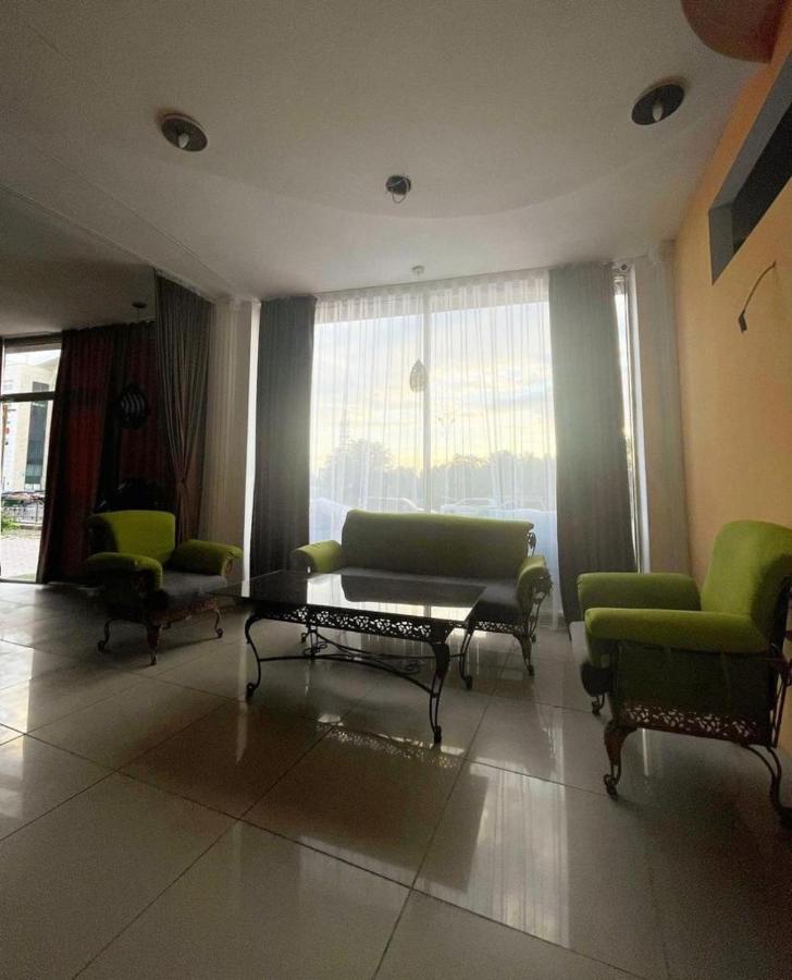 אלמטי Fox Hostel מראה חיצוני תמונה